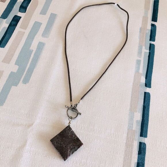 Diamond Stone Pendant Front Clasp Necklace - Picture 1 of 3